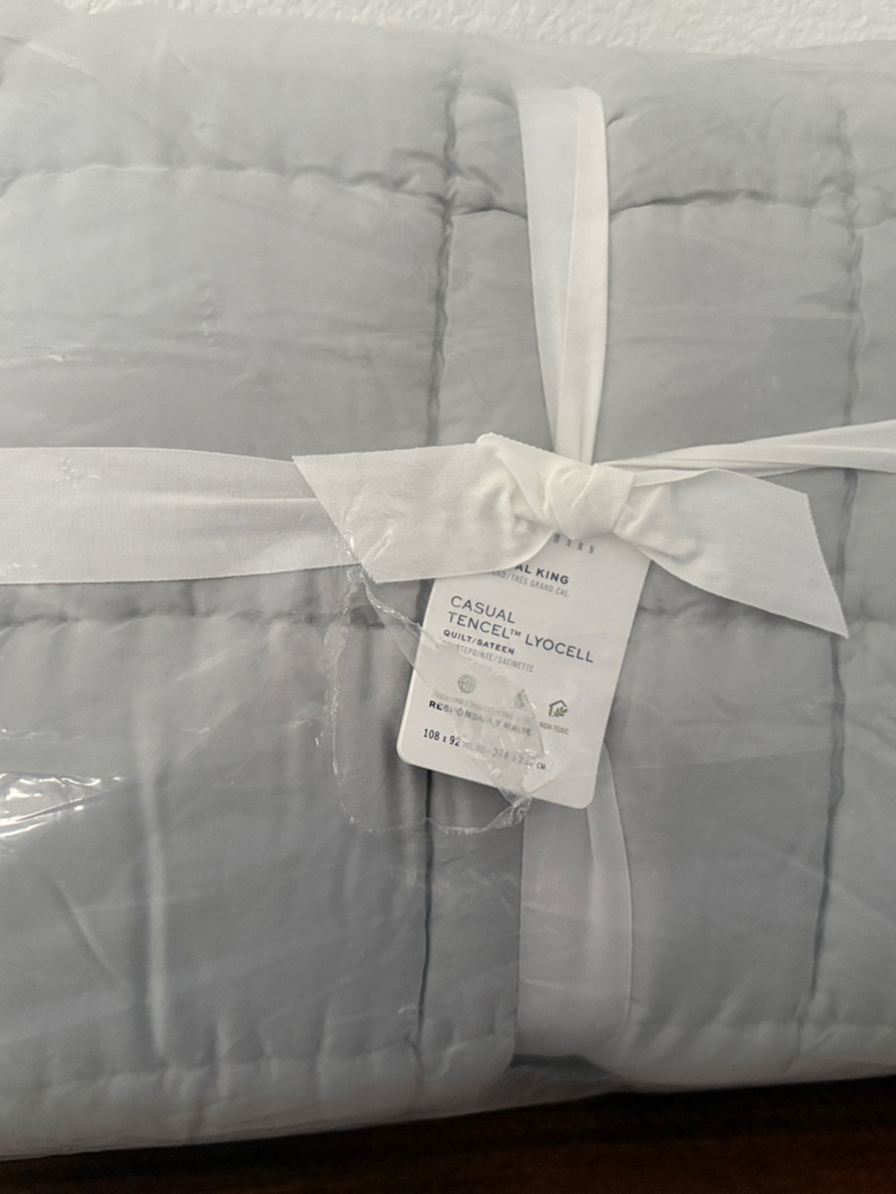 NWT Pottery Barn Light Gray Quilt - Soft Tencel Lyocell Bedding - Cal King/King